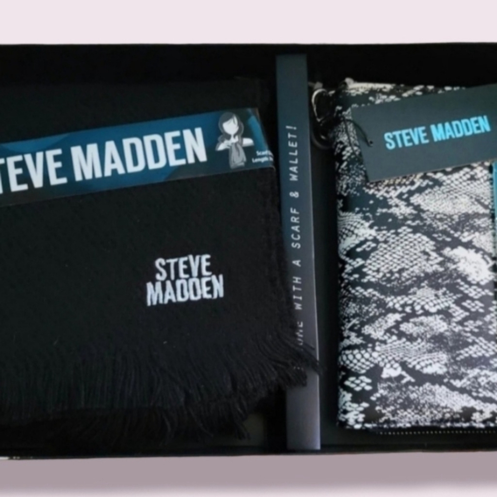 Steve Madden Wristlet & Scarf Boxed Gift Set (NEW) - Picture 9 of 10